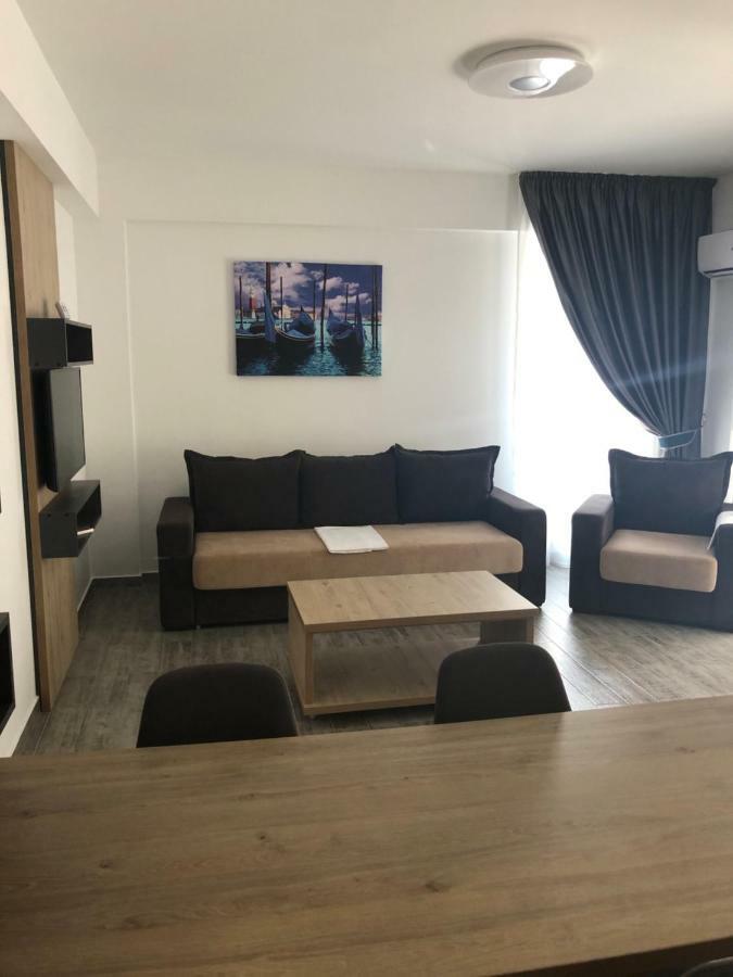 Năvodari Apartament Ella C&C Residence מראה חיצוני תמונה