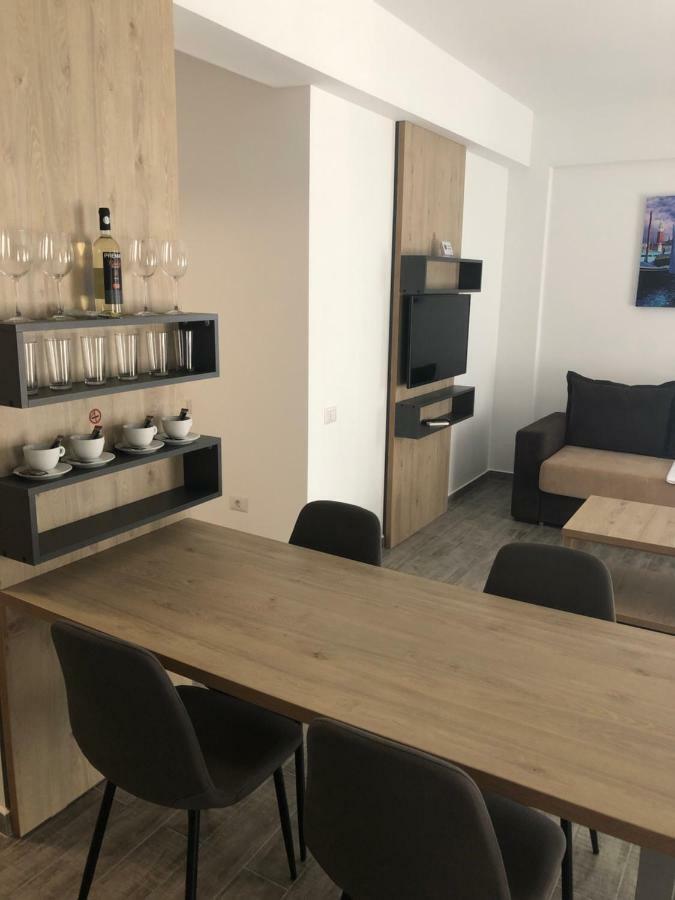 Năvodari Apartament Ella C&C Residence מראה חיצוני תמונה