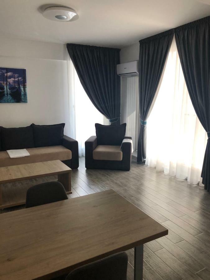 Năvodari Apartament Ella C&C Residence מראה חיצוני תמונה